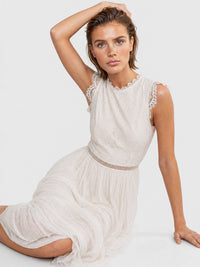 Brautkleid aus plastischer Spitze und weichem Tüll | creme
