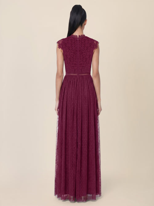 Brautkleid aus plastischer Spitze und weichem Tüll | weinrot image 1