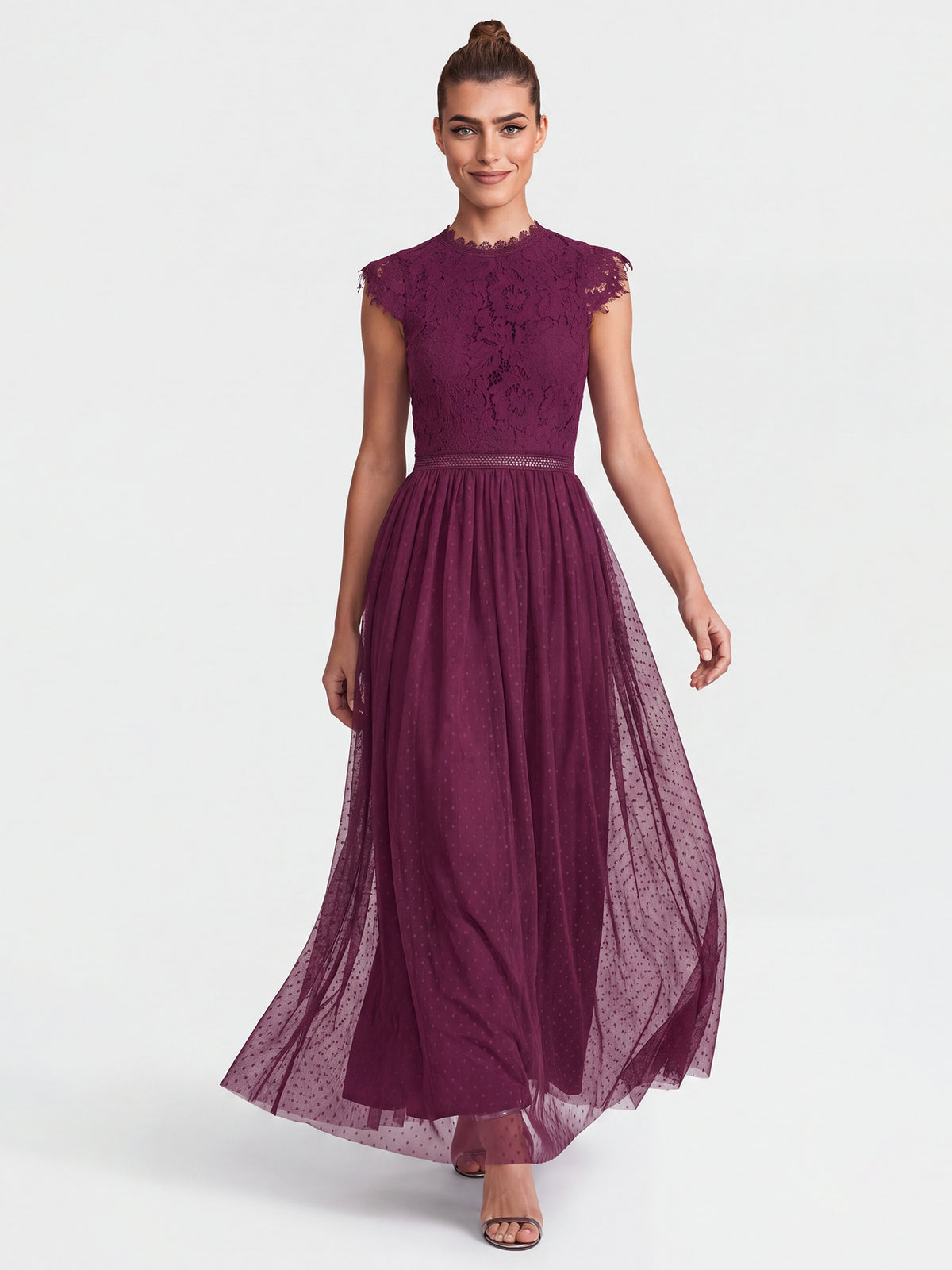 Kleid aus plastischer Spitze und weichem Tüll | weinrot