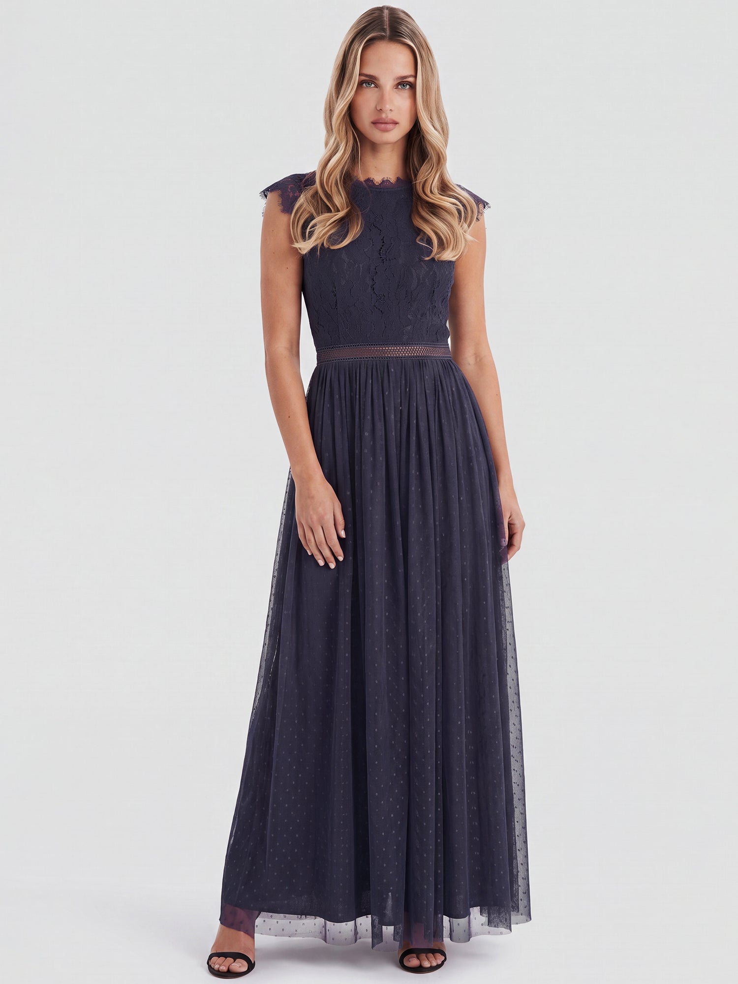Kleid aus plastischer Spitze und weichem Tüll | nachtblau