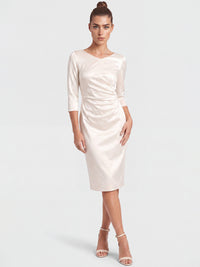APART Hochzeitskleid aus elastischem Satin | creme