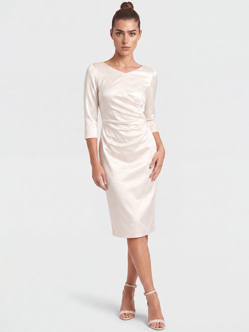 APART Hochzeitskleid aus elastischem Satin | creme image 1