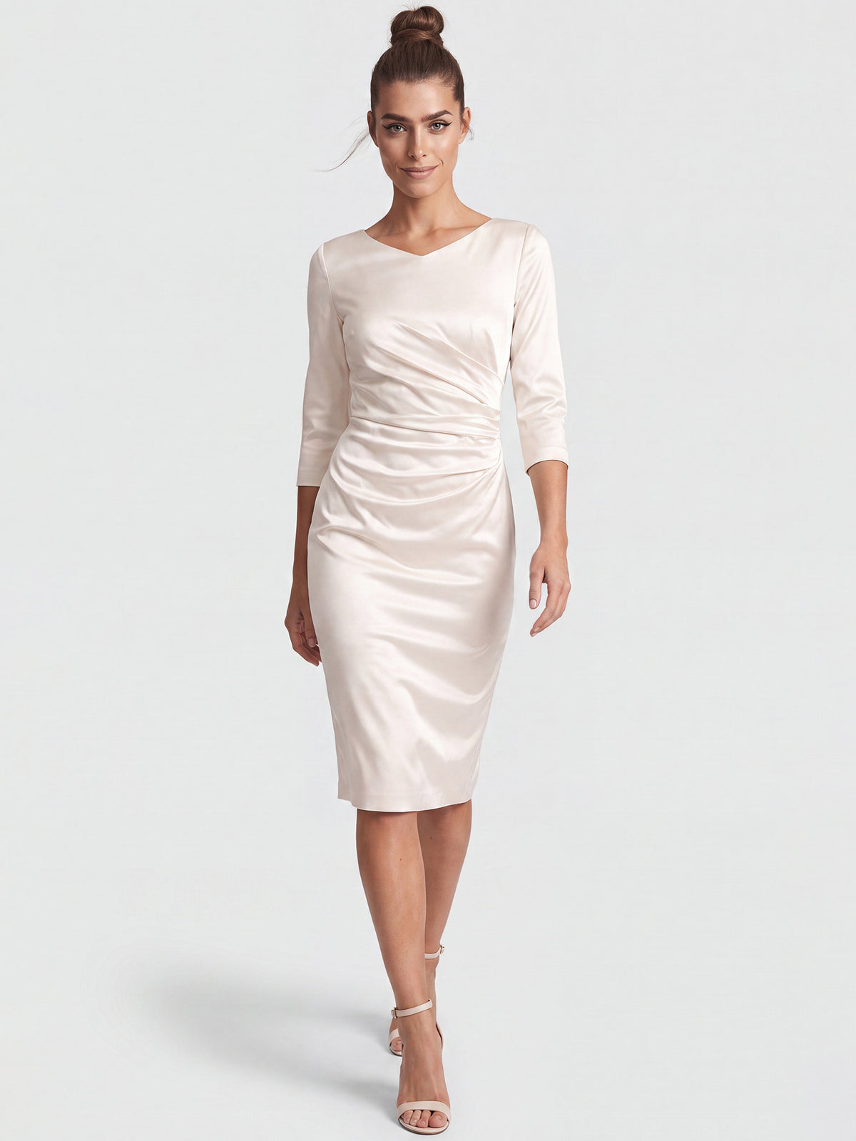 APART Hochzeitskleid aus elastischem Satin | creme