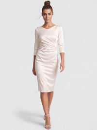 APART Hochzeitskleid aus elastischem Satin | creme