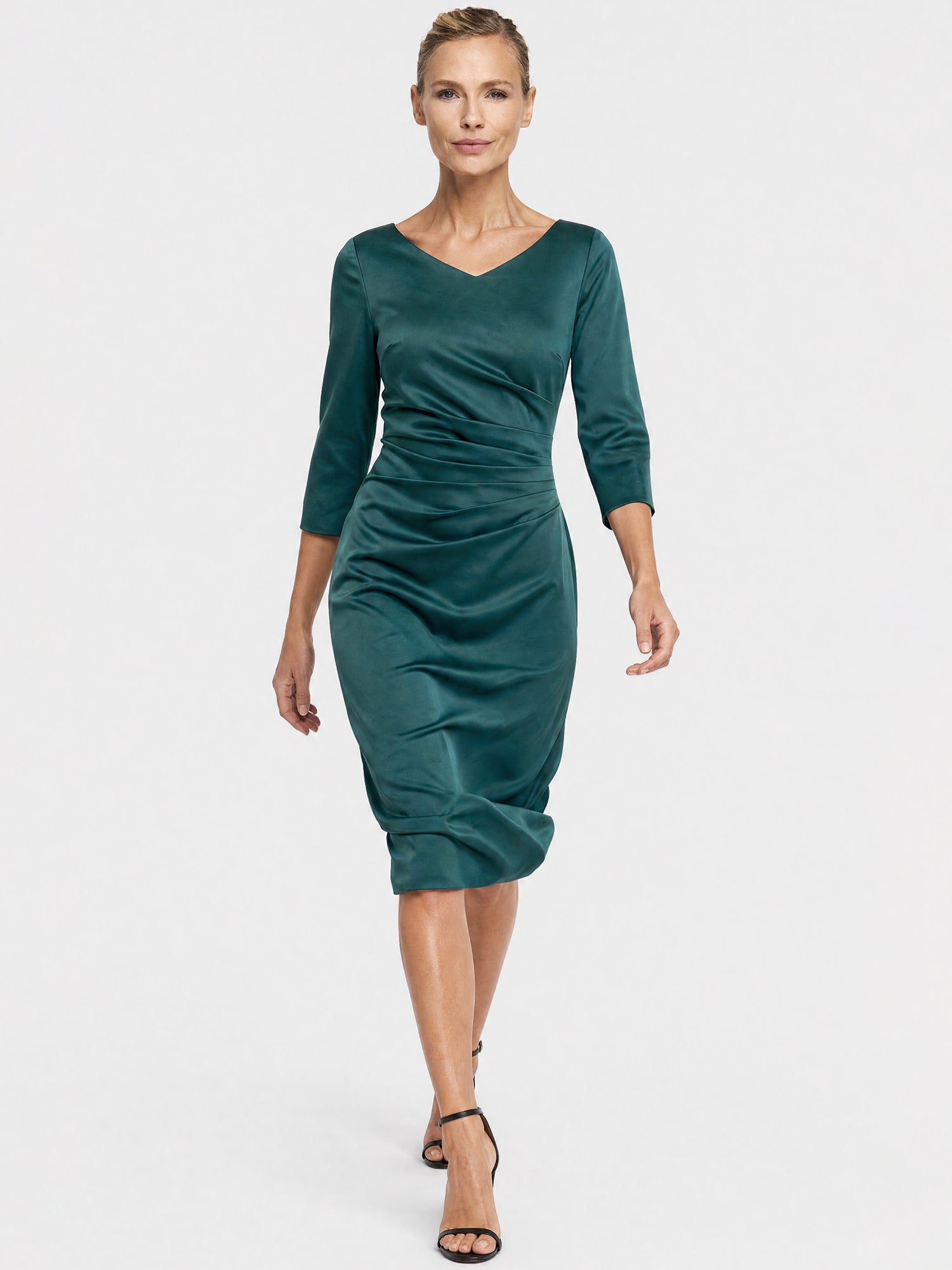 APART Kleid aus elastischem Satin | emerald