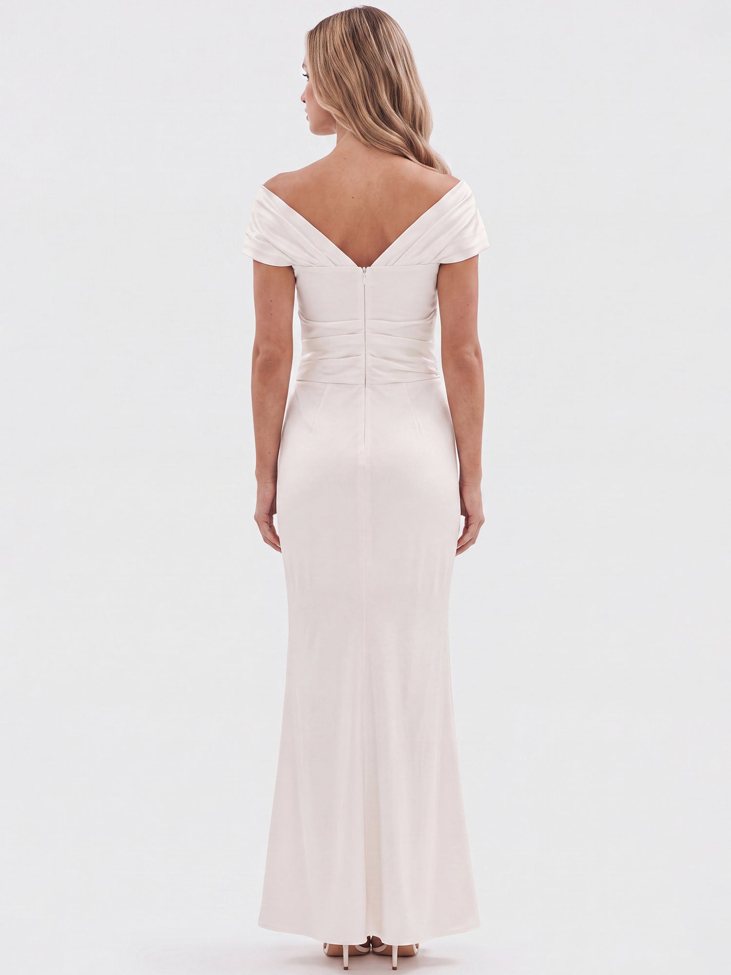 APART On-Shoulder-Hochzeitskleid aus Satin | creme