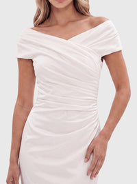 APART On-Shoulder-Hochzeitskleid aus Satin | creme
