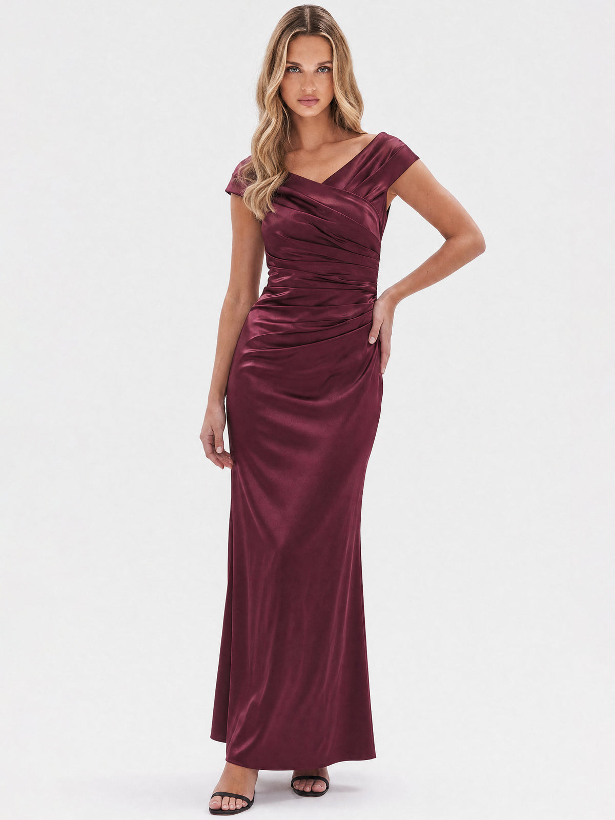 APART On-Shoulder-Abendkleid aus Satin | weinrot