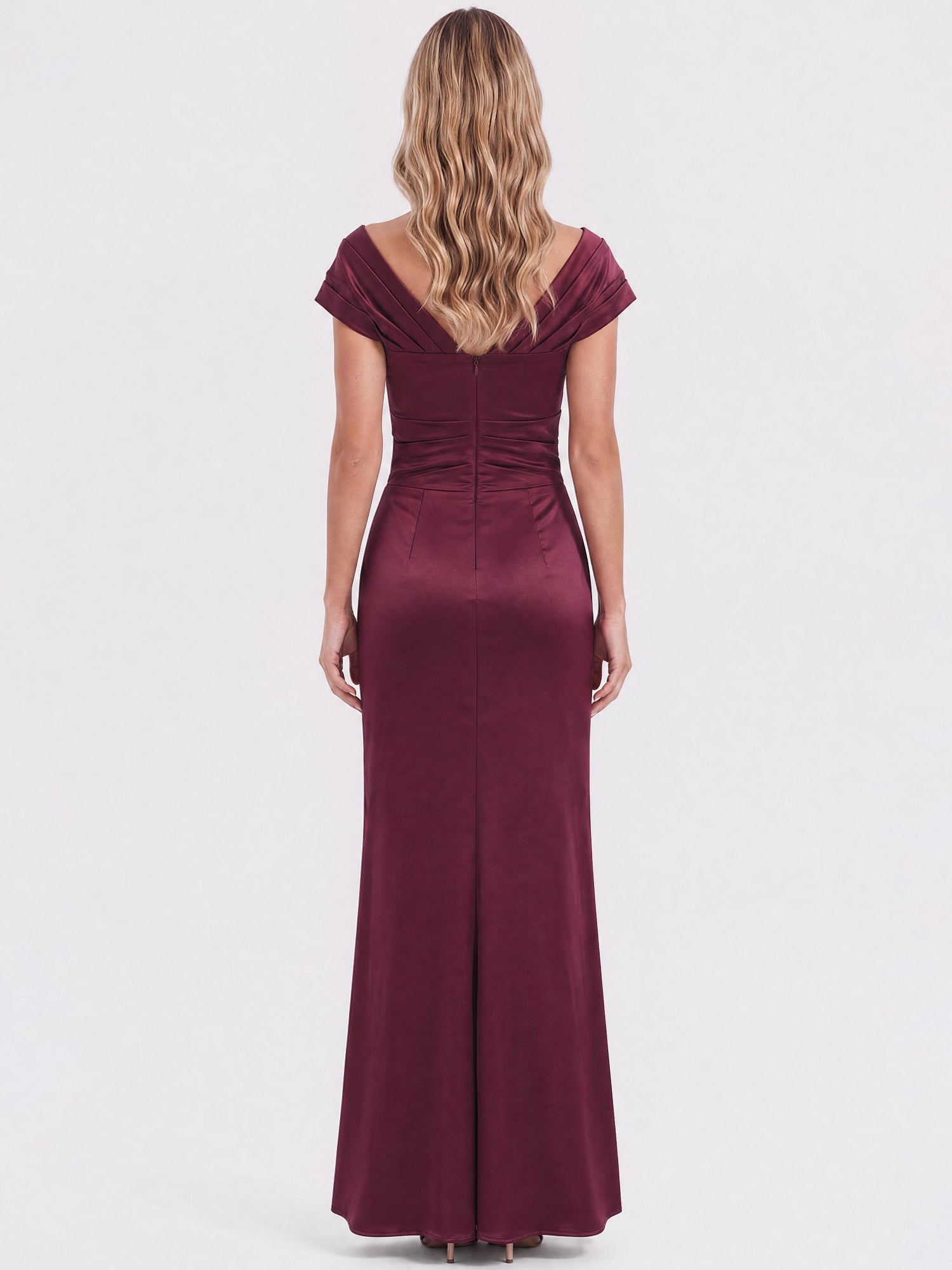 APART On-Shoulder-Kleid aus Satin | weinrot