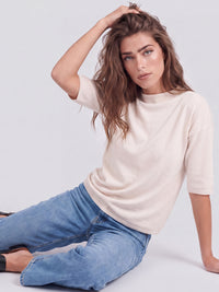 Legerer Pullover aus reiner Merinowoll mit Stehkragen | champagner