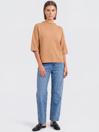 Legerer Pullover aus reiner Merinowoll mit Stehkragen | camel
