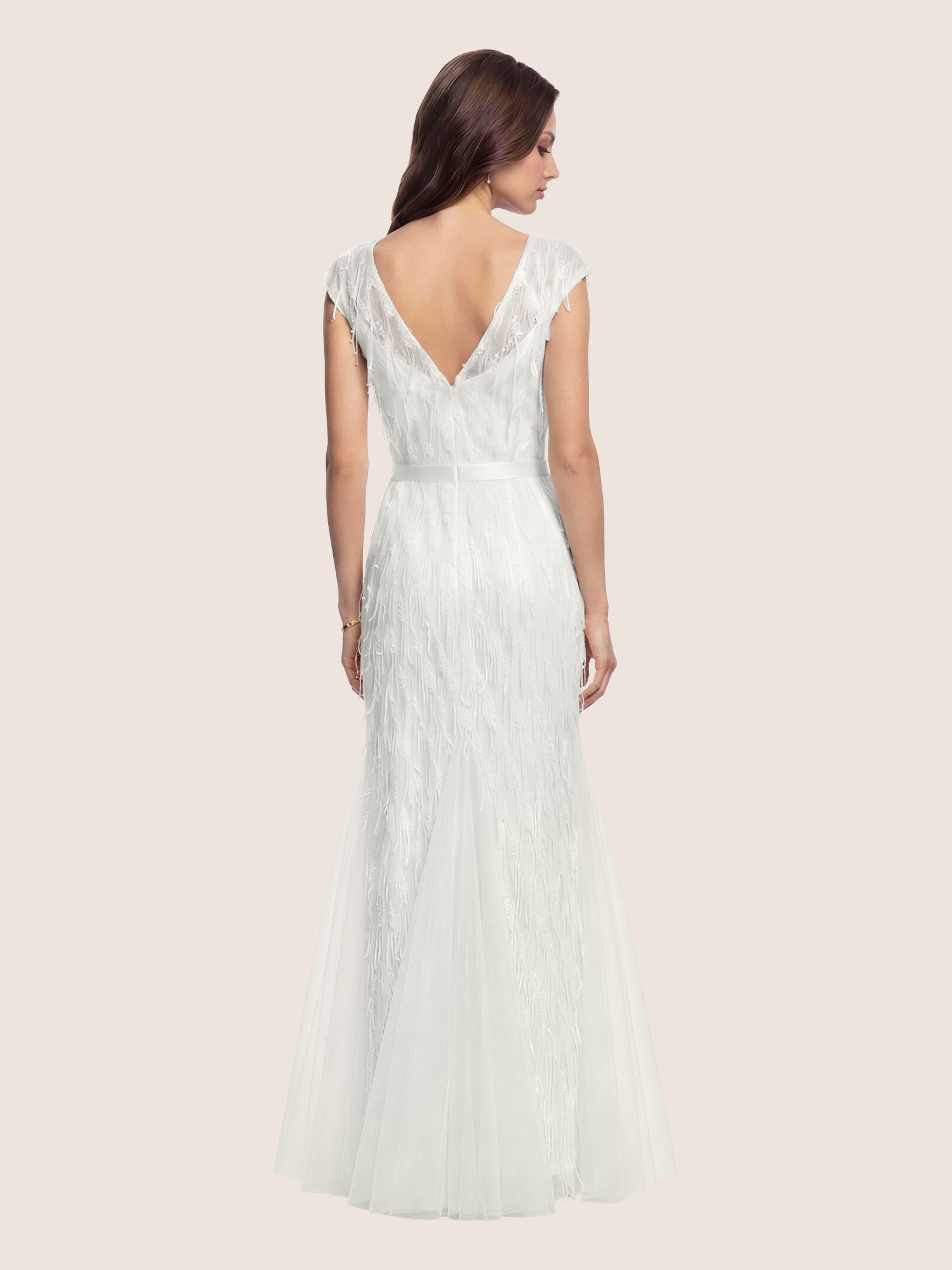 Brautkleid mit Paillettenstickerei und Tüll-Godets | creme
