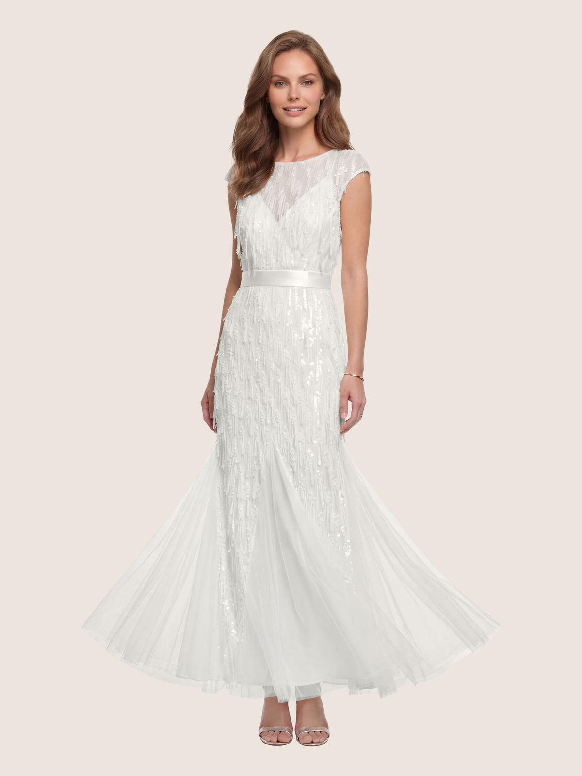 Brautkleid mit Paillettenstickerei und Tüll-Godets | creme