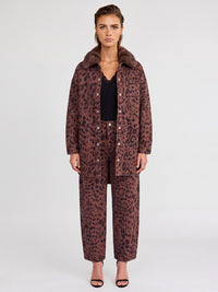 Oversized Jeansbluse mit Leoprint und abnehmbarem Kunstfellkragen | braun-schwarz