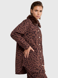 Oversized Jeansbluse mit Leoprint und abnehmbarem Kunstfellkragen | braun-schwarz
