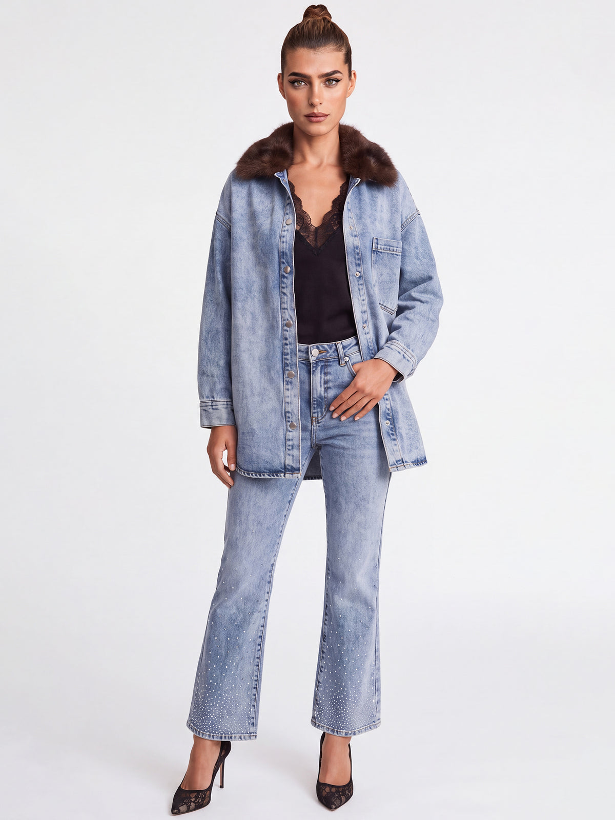 Oversized Jeansbluse mit abnehmbarem Kunstfellkragen | blau acid wash