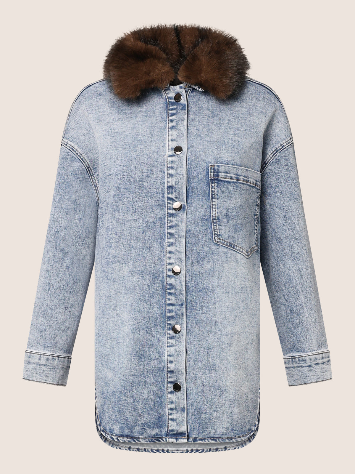 Oversized Jeansbluse mit abnehmbarem Kunstfellkragen | blau acid wash
