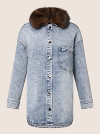 Oversized Jeansbluse mit abnehmbarem Kunstfellkragen | blau acid wash