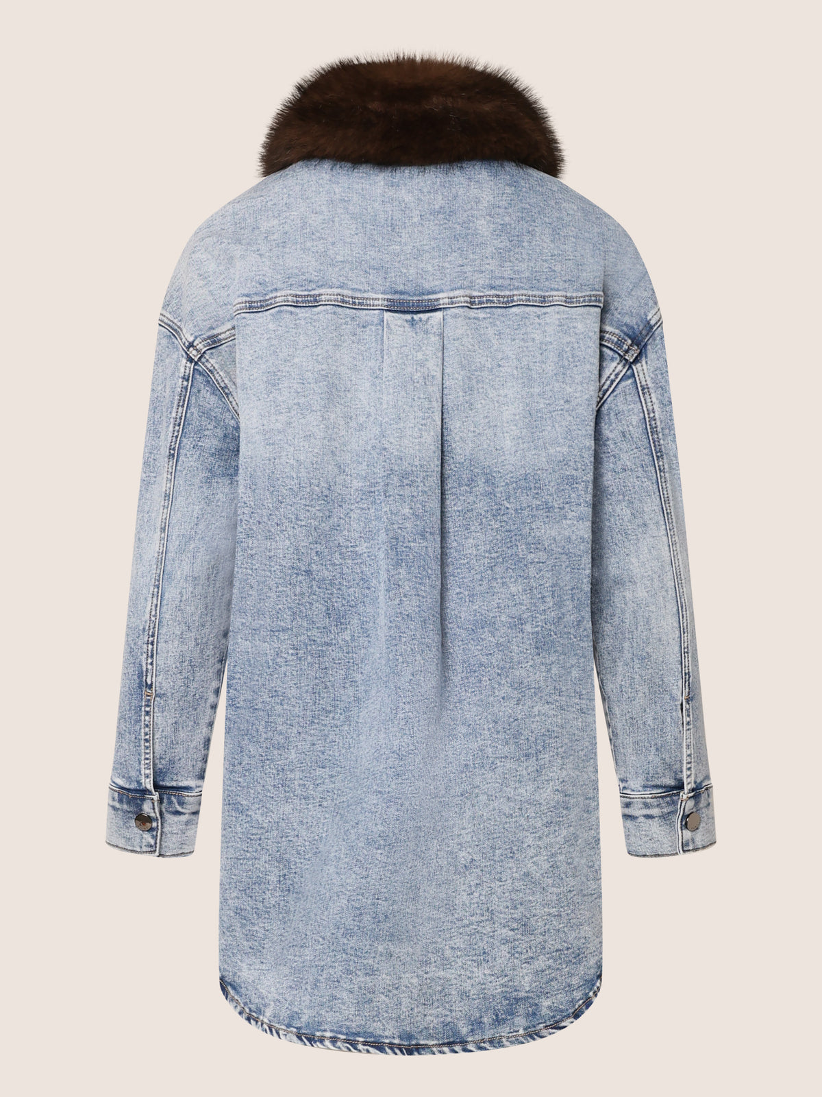 Oversized Jeansbluse mit abnehmbarem Kunstfellkragen | blau acid wash