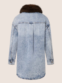 Oversized Jeansbluse mit abnehmbarem Kunstfellkragen | blau acid wash