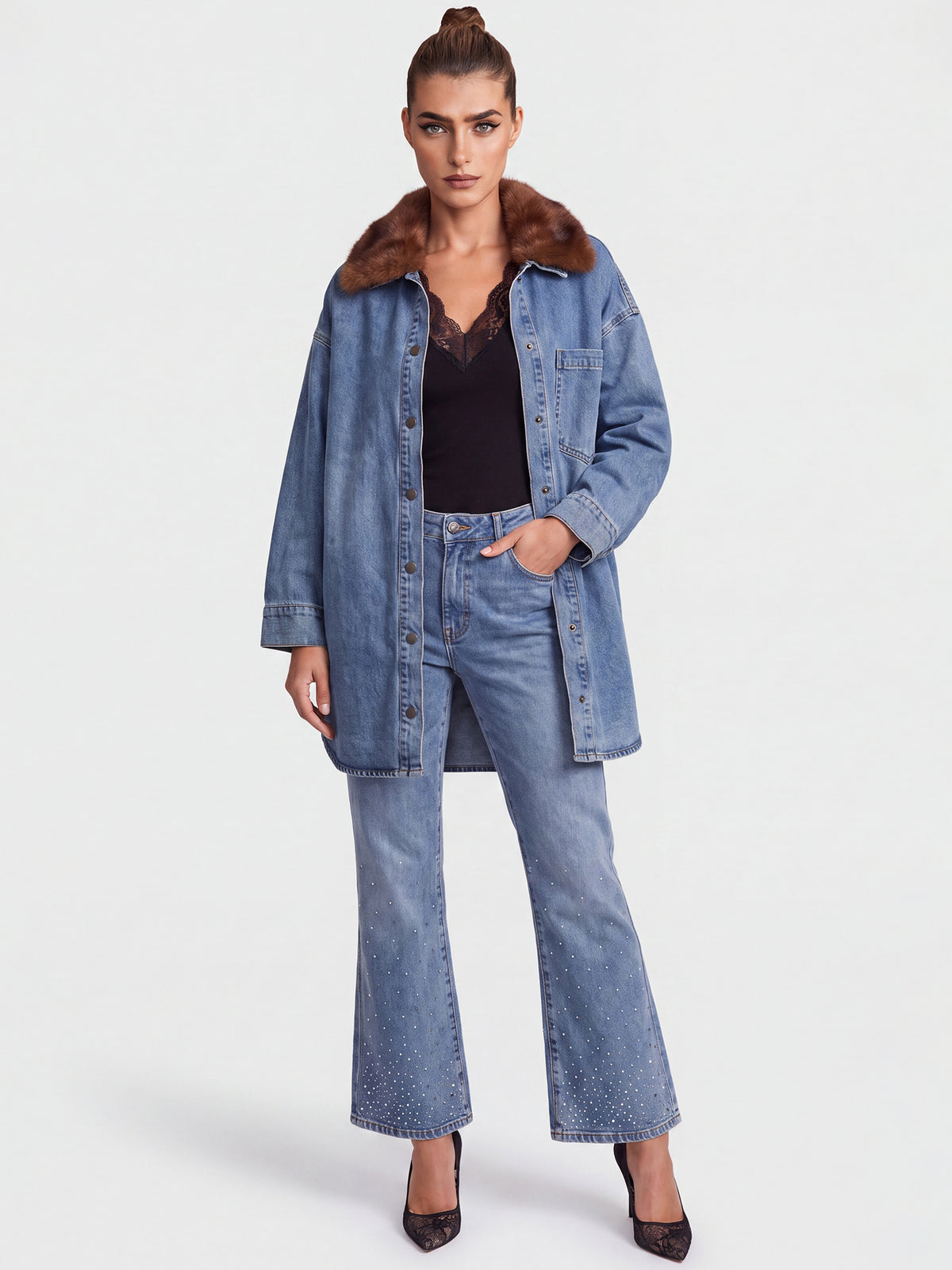 Oversized Jeansbluse mit abnehmbarem Kunstfellkragen | hellblau