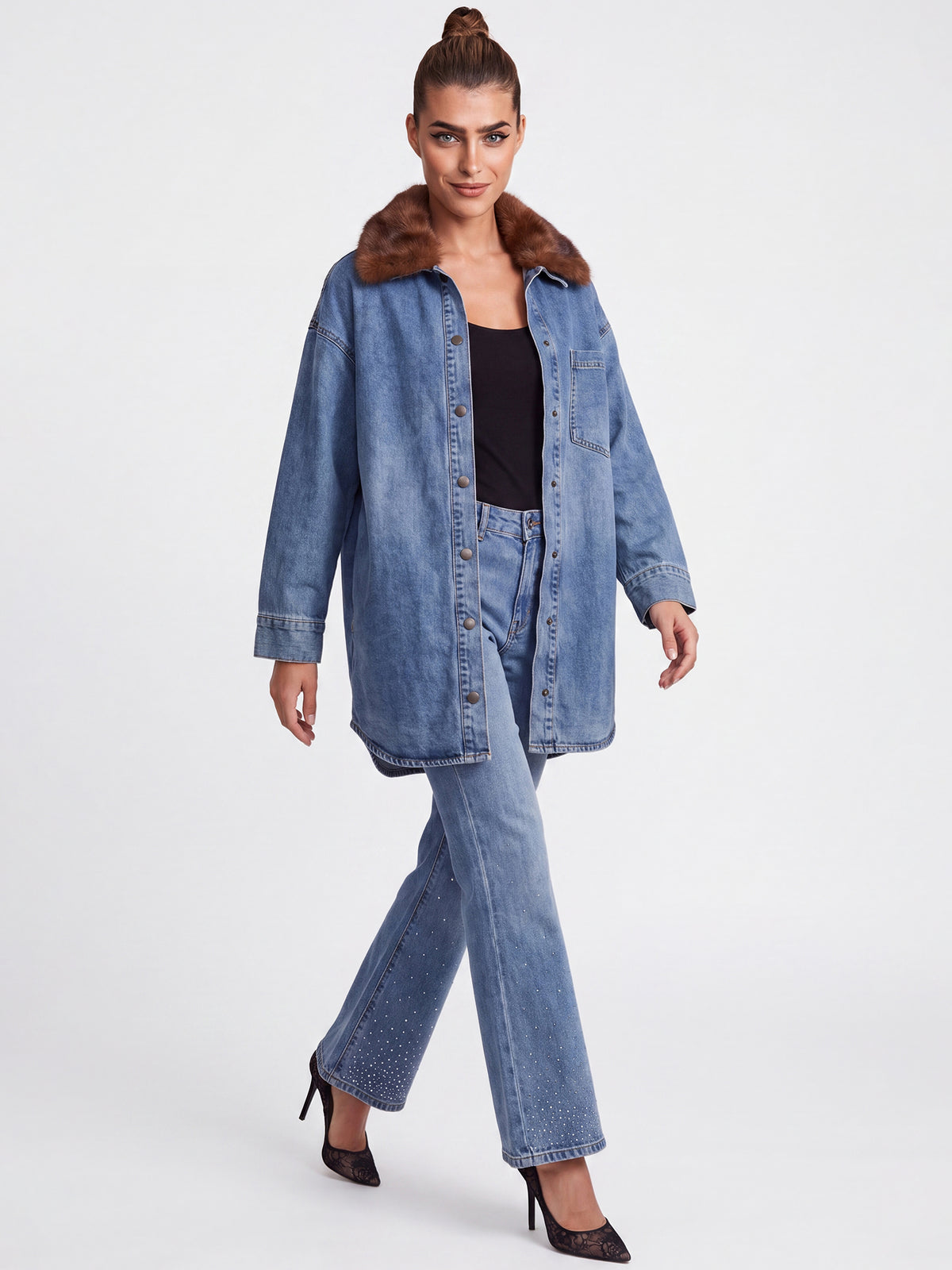 Oversized Jeansbluse mit abnehmbarem Kunstfellkragen | hellblau